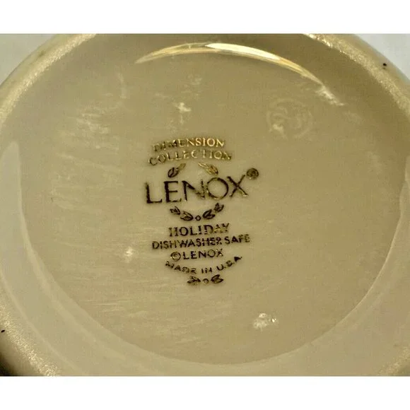 Lenox Dimensions Holiday Mug Holly & Berries Gold Trim - Picture 4 of 4